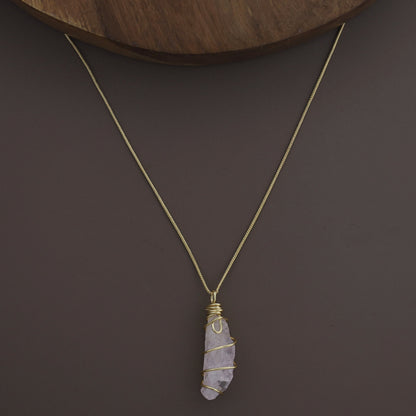 Collar de piedra teñida unida